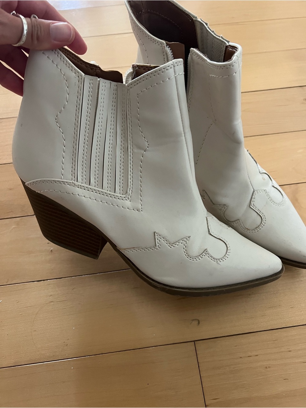 White Western Ankle Boots - Fashion Chelsea Heel size 7